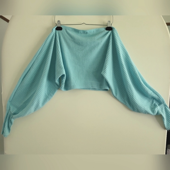 Two Piece Set - Picture 5 of 8